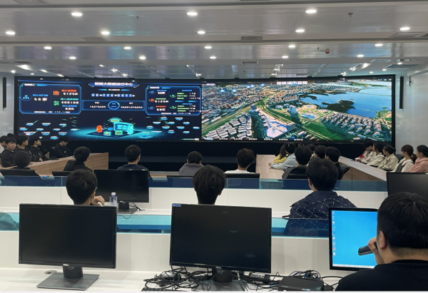 數(shù)計(jì)學(xué)院組織2023級(jí)學(xué)生開展信息系統(tǒng)運(yùn)行維護(hù)服務(wù)認(rèn)知實(shí)習(xí)活動(dòng)